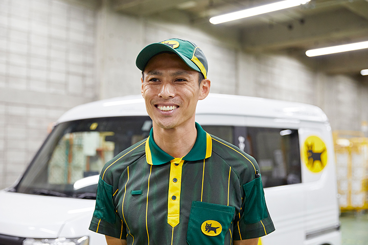 Mr. Hiroki Shimizu served as the driver for the practicality verification at the Nakano branch office. “At first, I was a bit anxious, but when I drove it, I found it very easy to drive and suitable for urban deliveries”, he said with a smile.