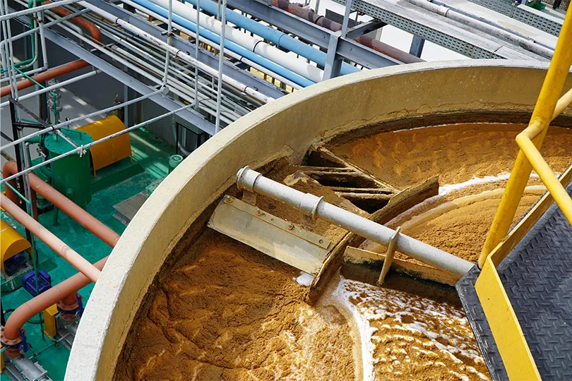  In a tank, the effluent receives chemicals to start the process of removing pollutants