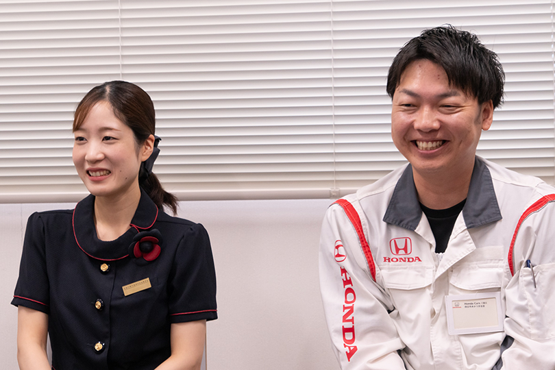 Customer Support staff Ogawa and Service Manager Wada
