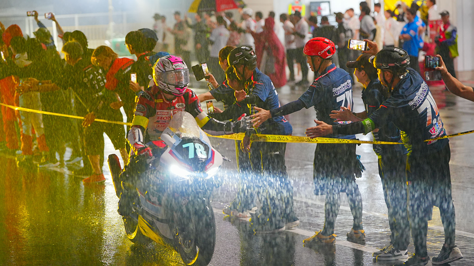 The moment the team completed 171 laps in the rain