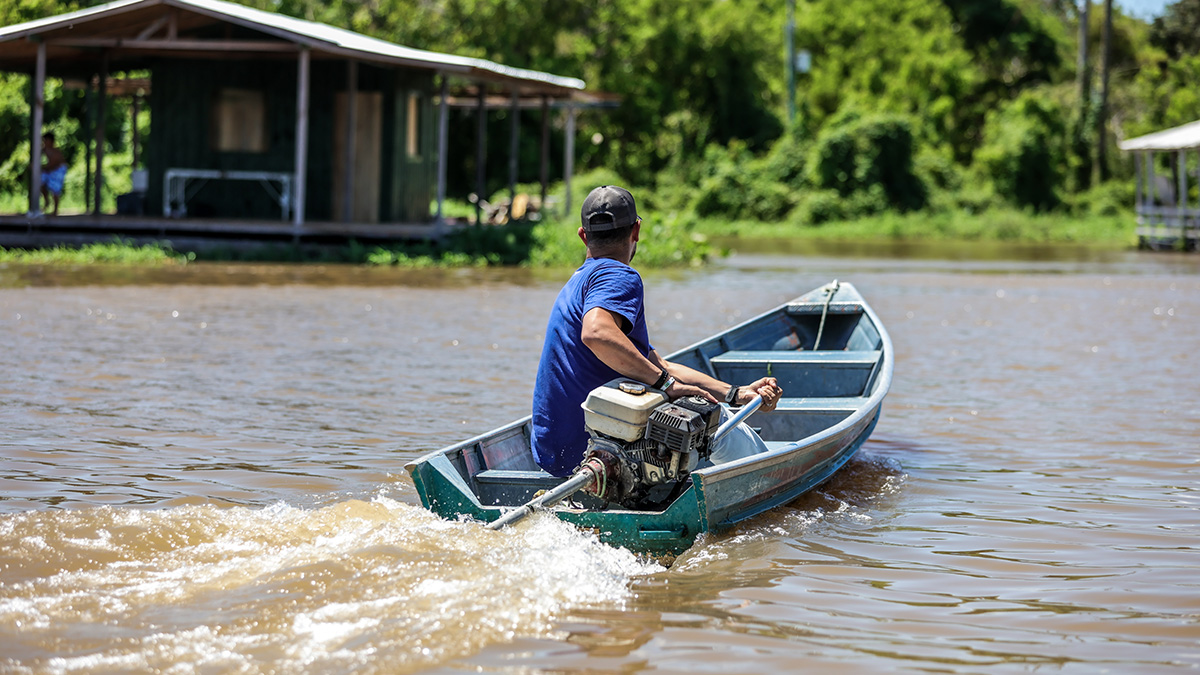 Moving Stories and Connecting Communities: The Joy of Mobility Along the Rivers of the Amazon