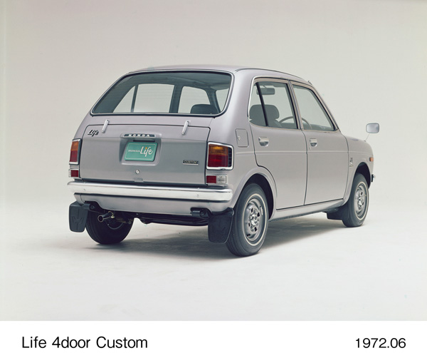 ライフ 4ドア カスタム リア7:3