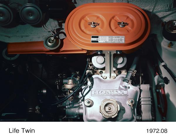 水冷4サイクルCV型2キャブOHCエンジン