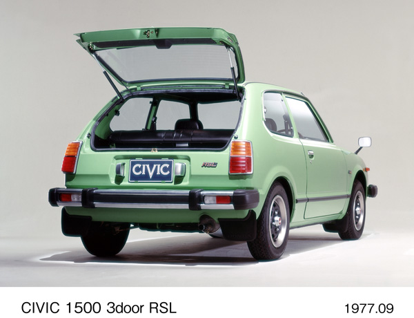 シビック 1500 3ドア RSL リア7:3 (リアハッチ開)