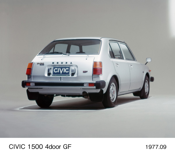 シビック 1500 4ドア GF リア7:3