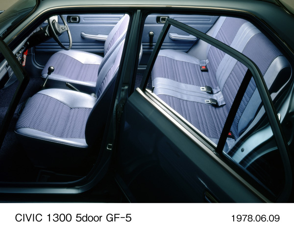 シビック 1300 5ドア GF-5 室内パッケージ