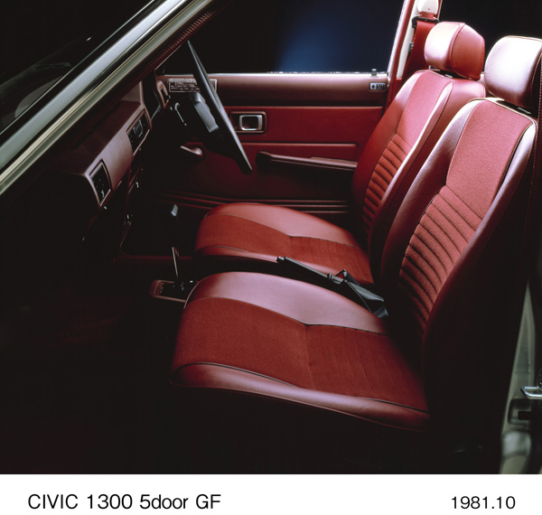 シビック 1300 5ドア・ハッチバック GF フロントシート