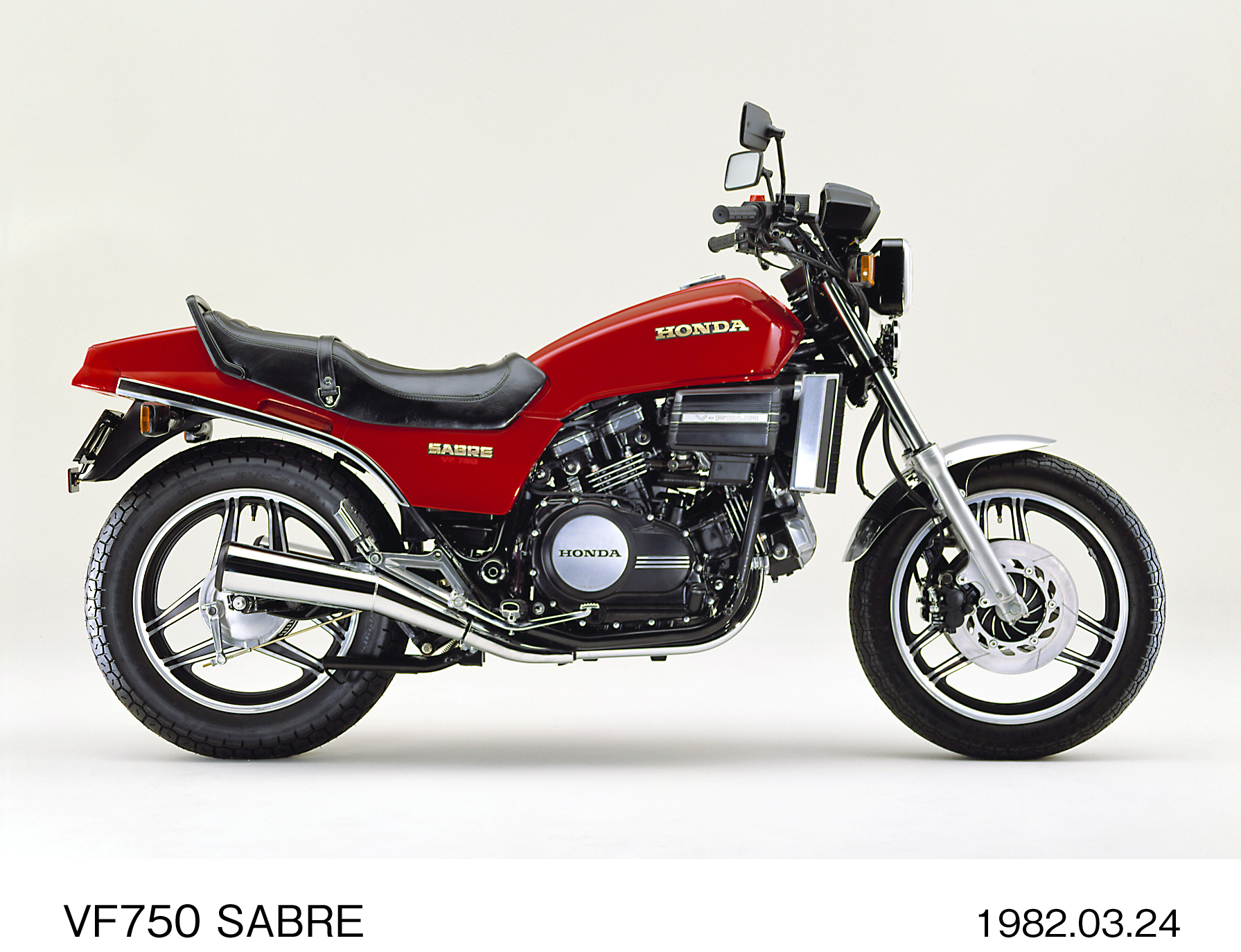 HONDA マグナ750 赤 車検残R8/7月 エンジン始動動画 名変で乗れます 半額配送キャンペーン 現状渡し諸経費￥0- 横浜 P-Yard ホンダ マグナ750 1993年式 RC43の諸元・スペック情報 | ウェビック