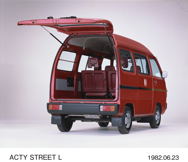 アクティ・ストリート L サンルーフ仕様車 リア7:3 テールゲート開