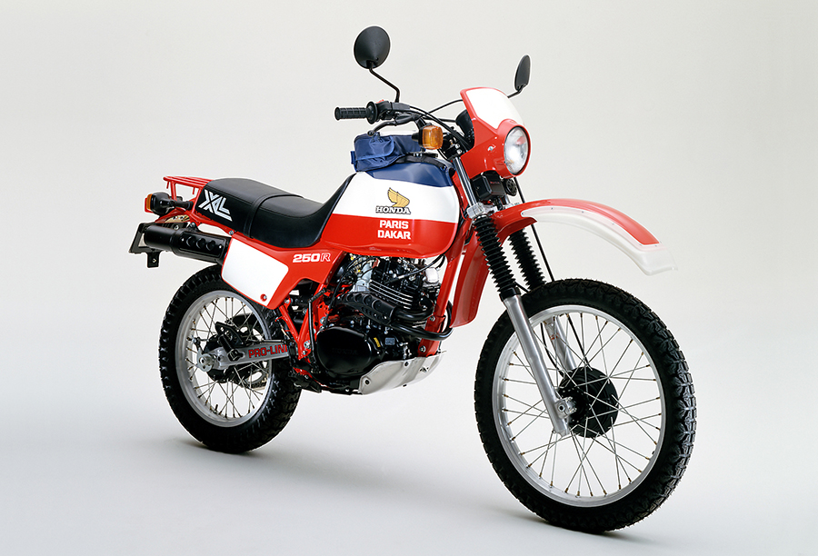 斬新なデザインと数々の装備を備えたランドスポーツ車「ホンダ XL250Rパリ・ダカール」を発売 | Honda 企業情報サイト