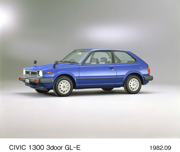 シビック 1300 3ドア・ハッチバック GL-E フロント9:1
