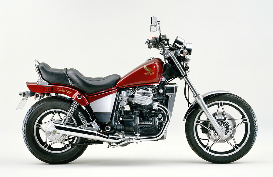 V型エンジン搭載の400ccスポーツバイク「ホンダ NV400カスタム」「ホンダ CXカスタム」の2機種を発売 | Honda 企業情報サイト