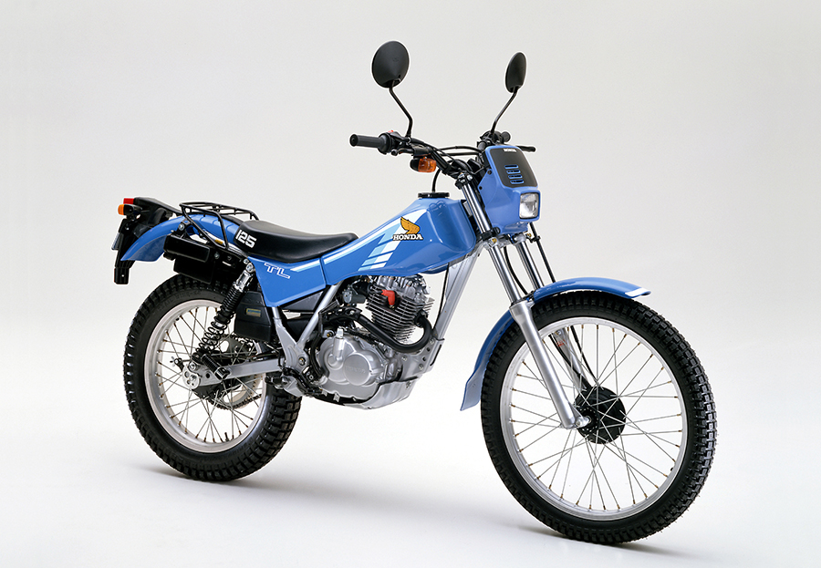 軽量でスリムな125ccのトレッキングバイク ホンダ TL125を発売 | Honda 企業情報サイト