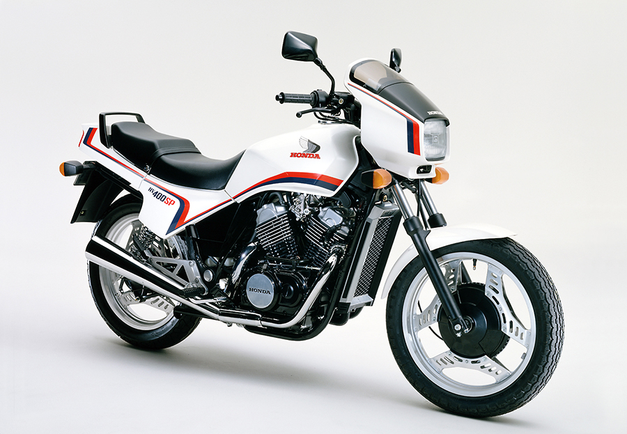 水冷・4サイクル・V型2気筒エンジン搭載のロードスポーツバイク「ホンダ・NV400SP」を発売 | Honda 企業情報サイト