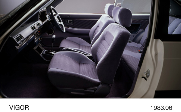 ビガー・ハッチバック TX フロントシート