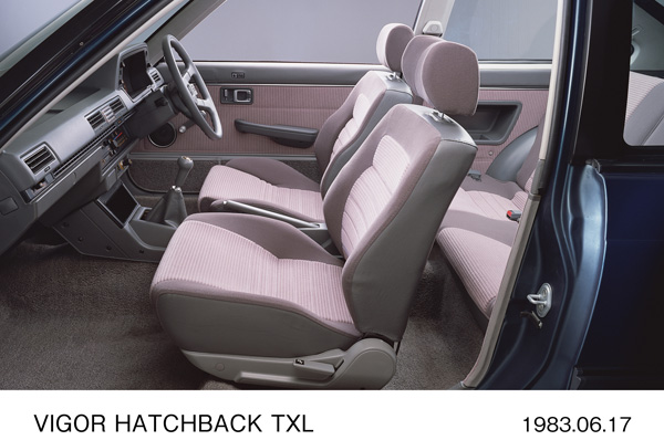 ビガー・ハッチバック TXL フロントシート