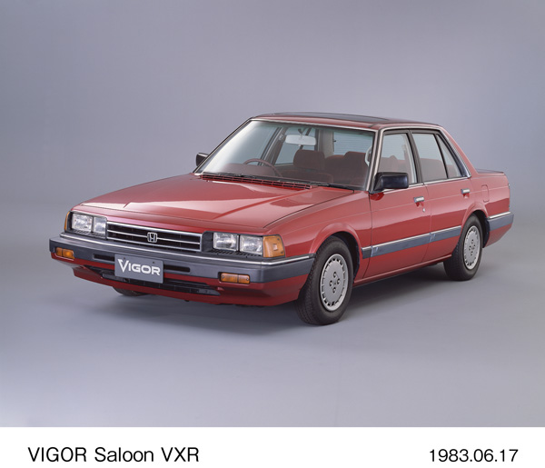 ビガー・サルーン VXR フロント6:4