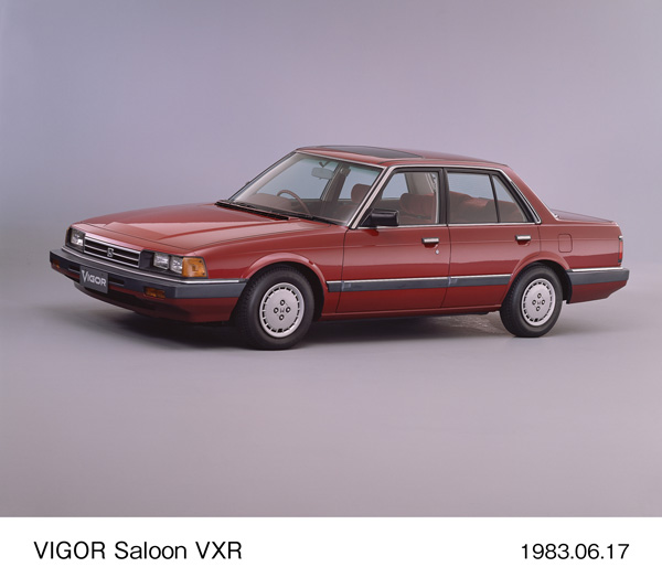 ビガー・サルーン VXR フロント8:2