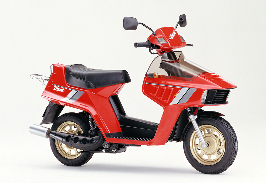 50ccスクーターで世界初の水冷2サイクルエンジンを搭載 スポーツスクーター「ホンダ・ビート」を発売 | Honda 企業情報サイト