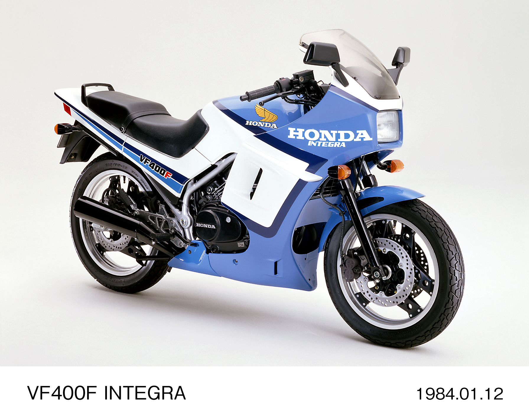 ホンダ VF400F タンク 青/白 画像・動画ダウンロード | ニュースルーム | Honda 企業情報サイト