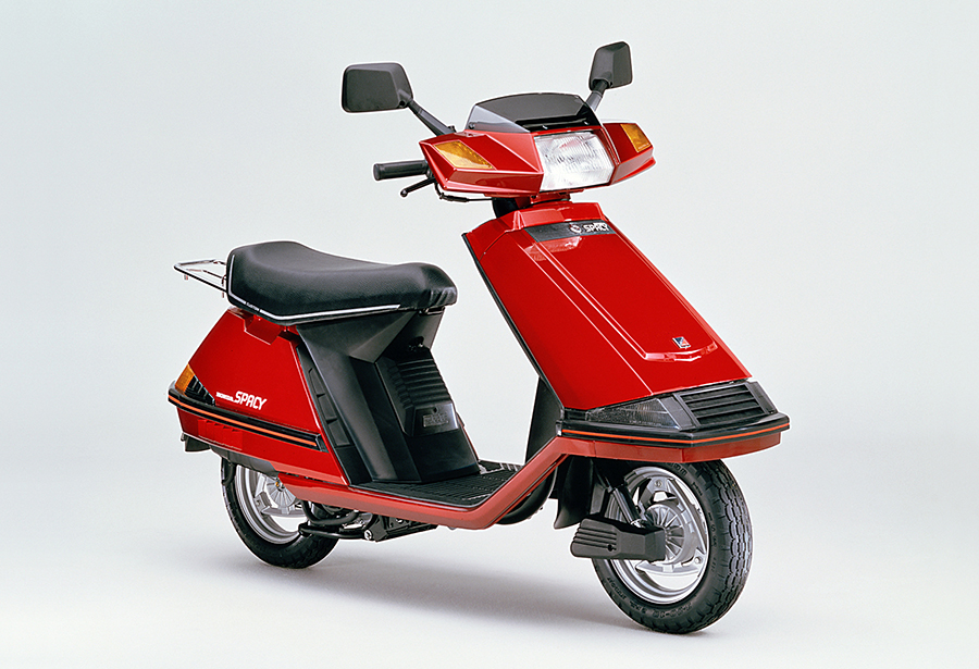 4サイクル スクーター「ホンダ・スペイシー50」を改良し発売 | Honda 企業情報サイト