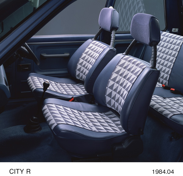 シティ R フロントシート