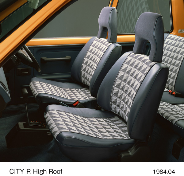 シティ R ハイルーフ フロントシート