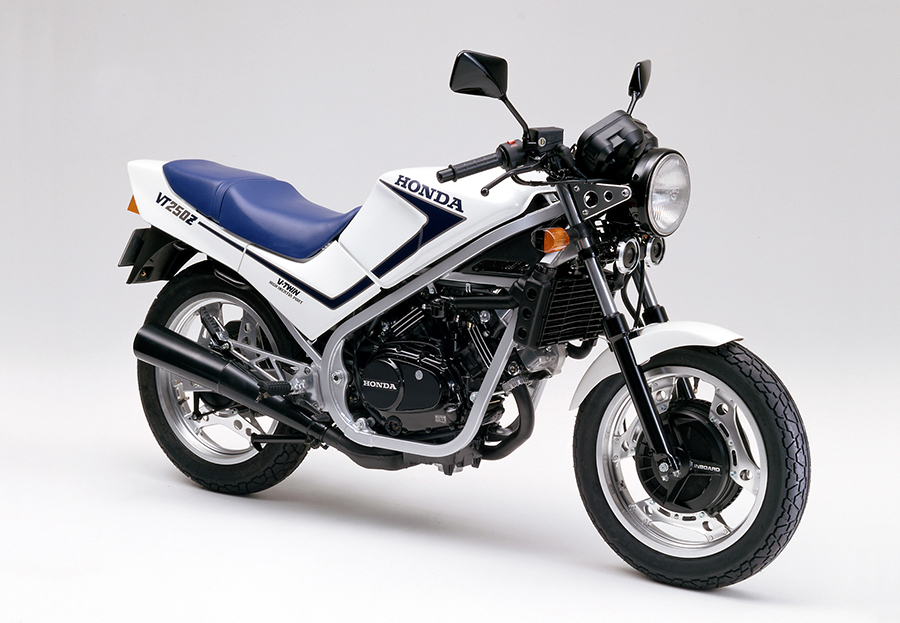 シンプルなスタイルのロードスポーツバイク「ホンダ・VT250Z」を発売 