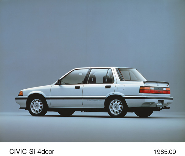 シビック Si 4ドア リア8:2