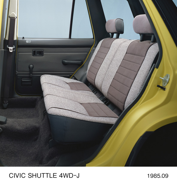 シビックシャトル 4WD-J リアシート