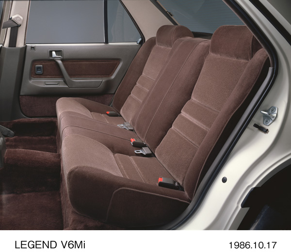 レジェンド V6Mi リアシート