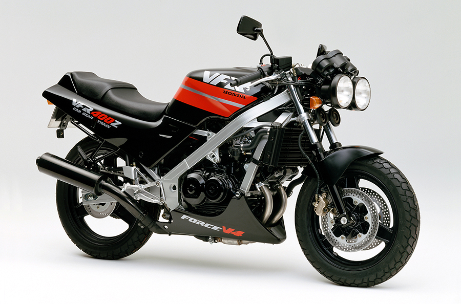 フェアリングのない個性派スーパースポーツバイク「ホンダ・VFR400Z」の出力特性を向上し発売 | Honda 企業情報サイト