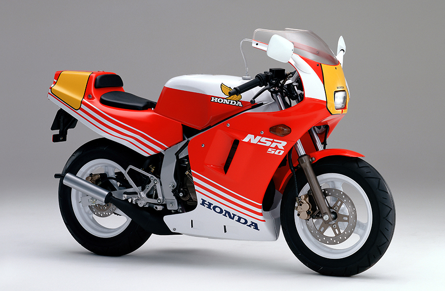 本格装備とデザインのミニサイズスポーツバイク「ホンダ・NSR50」を発売 | Honda 企業情報サイト