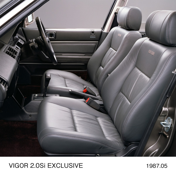 ビガー 2.0Si エクスクルーシブ フロントシート