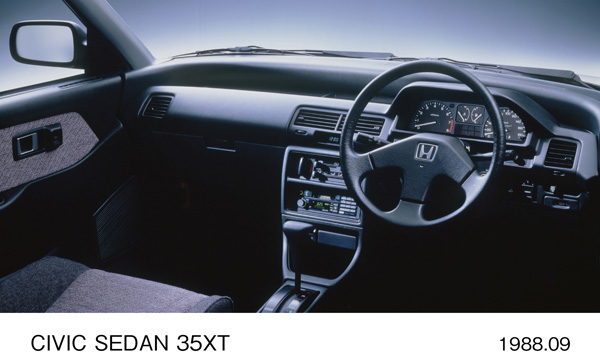 シビック 4ドア・セダン 35XT インパネ