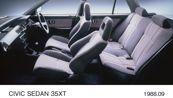 シビック 4ドア・セダン 35XT 室内パッケージ