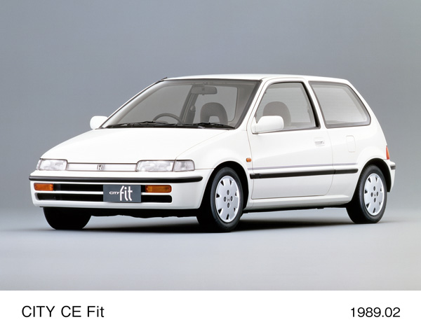 シティ CE フィット (ニューポーラーホワイト) フロント7:3