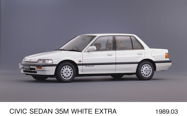 シビック 4ドア・セダン 35M ホワイトエクストラ