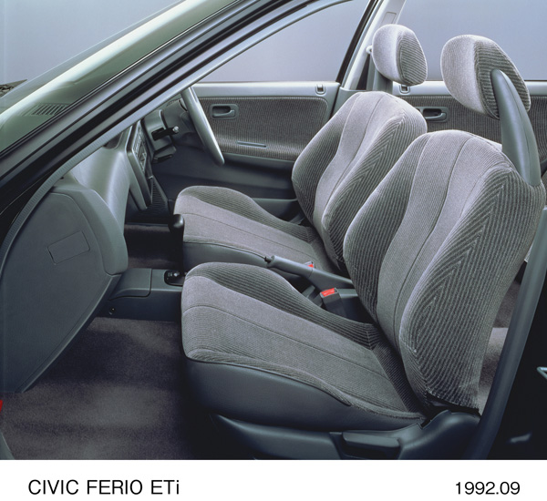 シビックフェリオ ETi フロントシート (4AT)