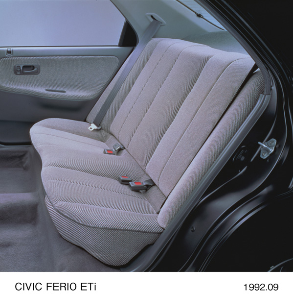 シビックフェリオ ETi リアシート