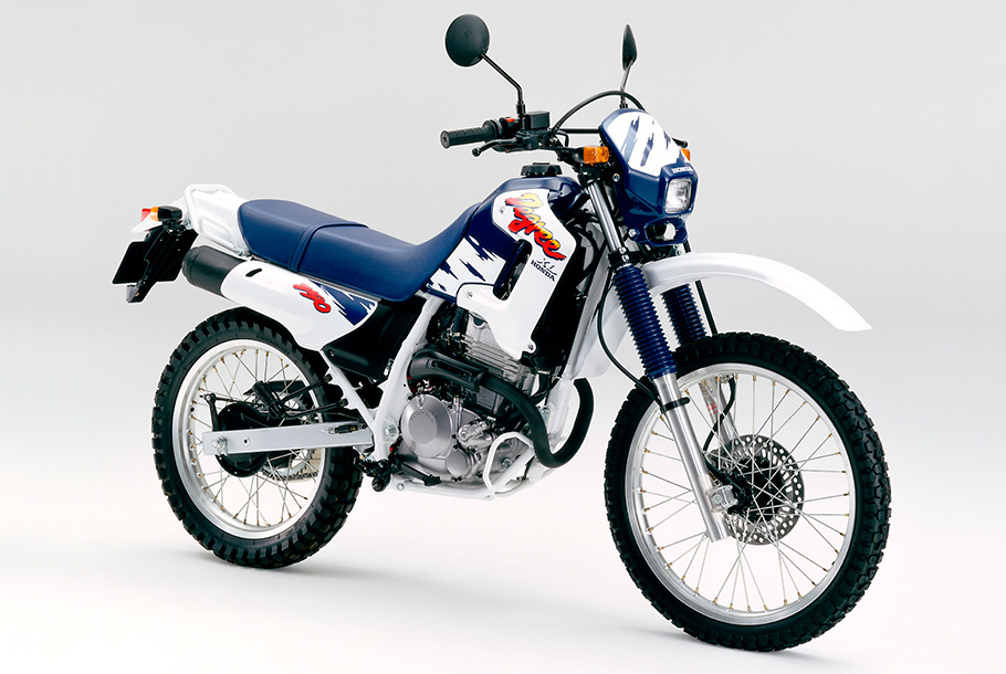 高速道路から未舗装路まで幅広く軽快な走行が楽しめる多目的ランド