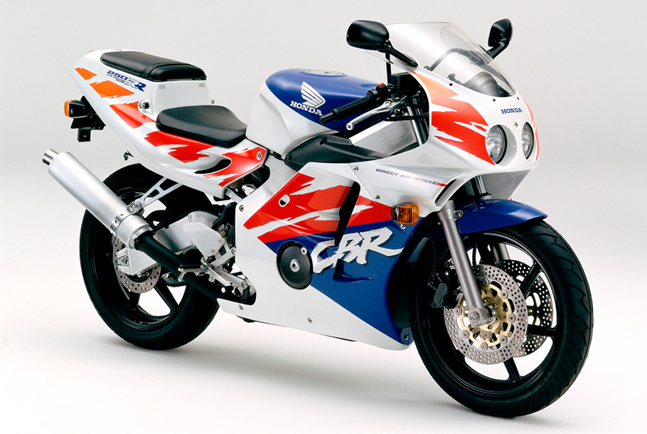 軽快で素直な運動性能を発揮する直列4気筒エンジン搭載のスーパースポーツバイク「ホンダ CBR250RR」のカラーリングを一新し発売 | Honda  企業情報サイト