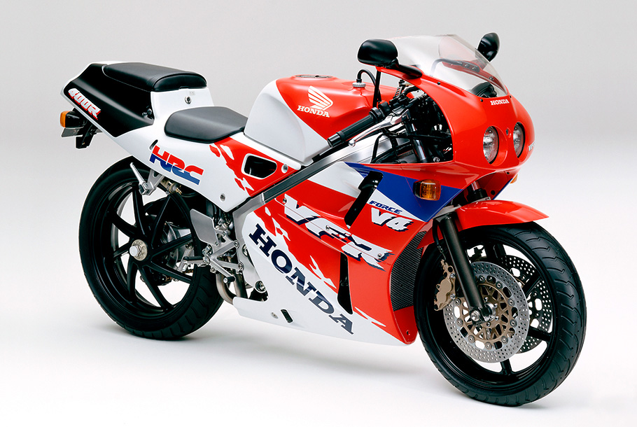 運動性能の高さで好評のスーパースポーツバイク 「ホンダ VFR400R」にスペシャル・カラーリングモデルを追加し発売 | Honda 企業情報サイト