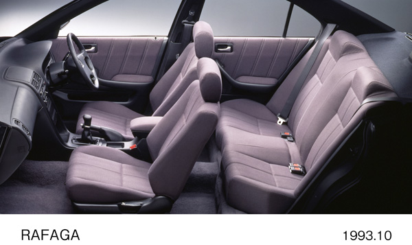 RAFAGA 2.0E シート