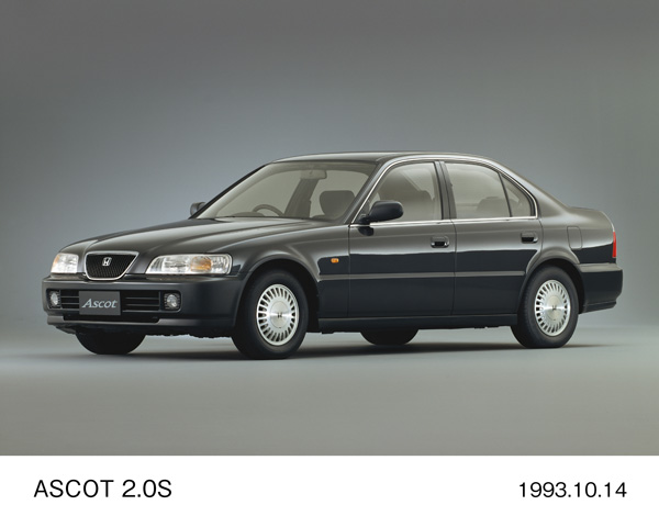 アスコット 2.0S (ファントムグレー・パール) フロント8:2