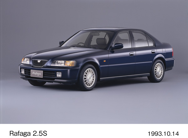 ラファーガ 2.5S (パシフィックブルー・パール) フロント8:2