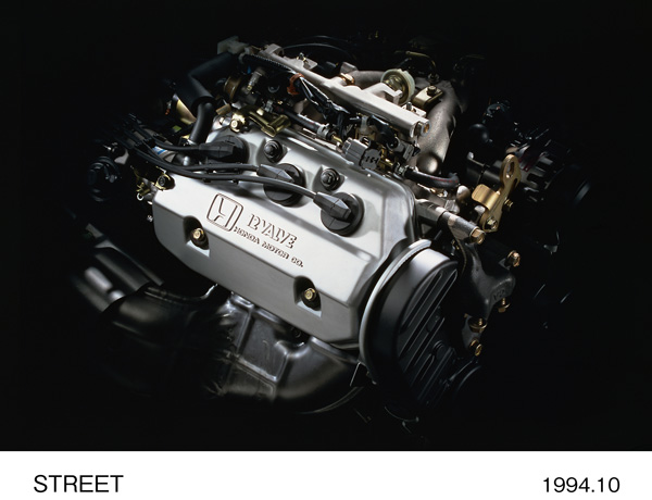 ハイパー12バルブ+PGM-FIエンジン