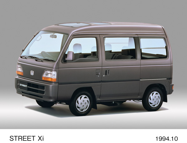 ストリート Xi (タッチストーングレー・メタリック) フロント8:2