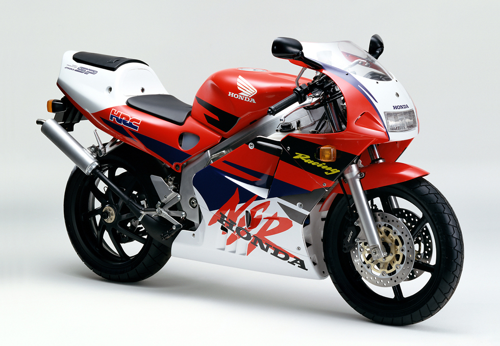 軽快で高い運動性能を発揮する2サイクル・スーパースポーツバイク「ホンダ NSR250R SP」のカラーリングを一新し発売 | Honda 企業情報サイト