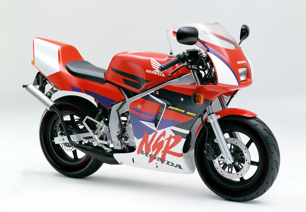 本格装備のミニ・スポーツバイク「ホンダ NSR50/80」の 総合性能を一段と向上させるとともに、外観を変更し発売 | Honda 企業情報サイト